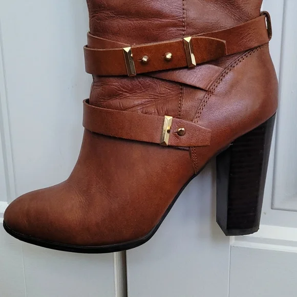 Boots - Picture 2 of 5